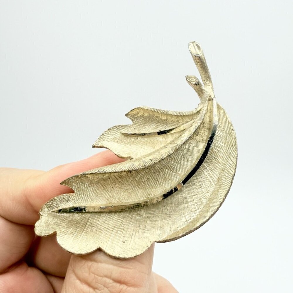 Vintage BSK Curled Leaf BroochGold Tone Pin Signed Marked
